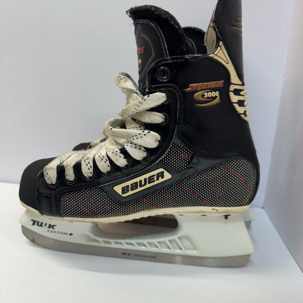 Bauer Supreme 3000 ice Skates - Black and Gold